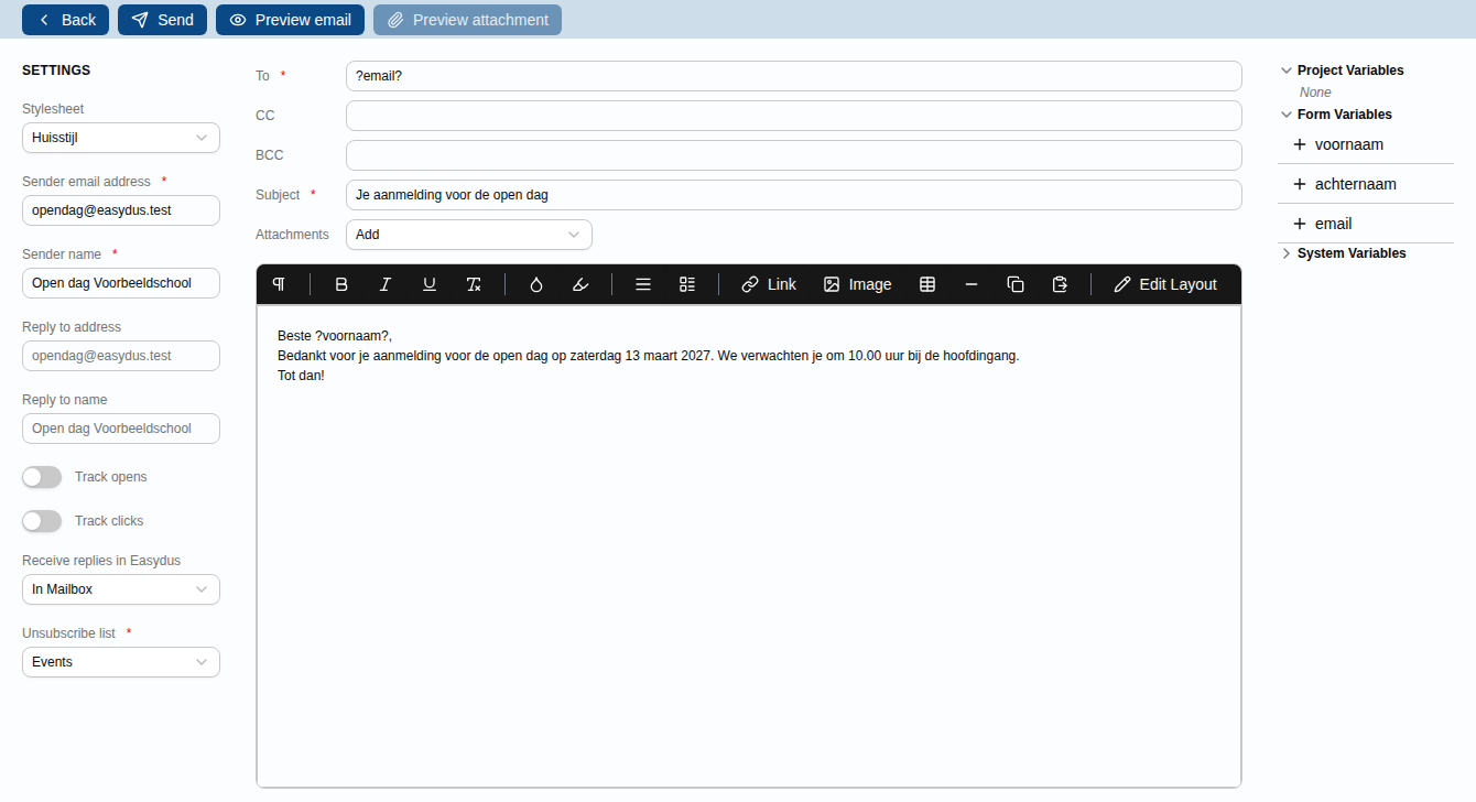 Het scherm voor het versturen van een e-mail: de knoppen bovenaan, links de instellingen, in het midden de e-mail, rechts de variabelen